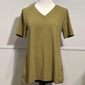 Denim & Co. Essentials Short Sleeve V-Neck T-Shirt Tee Top Women's Size Small S